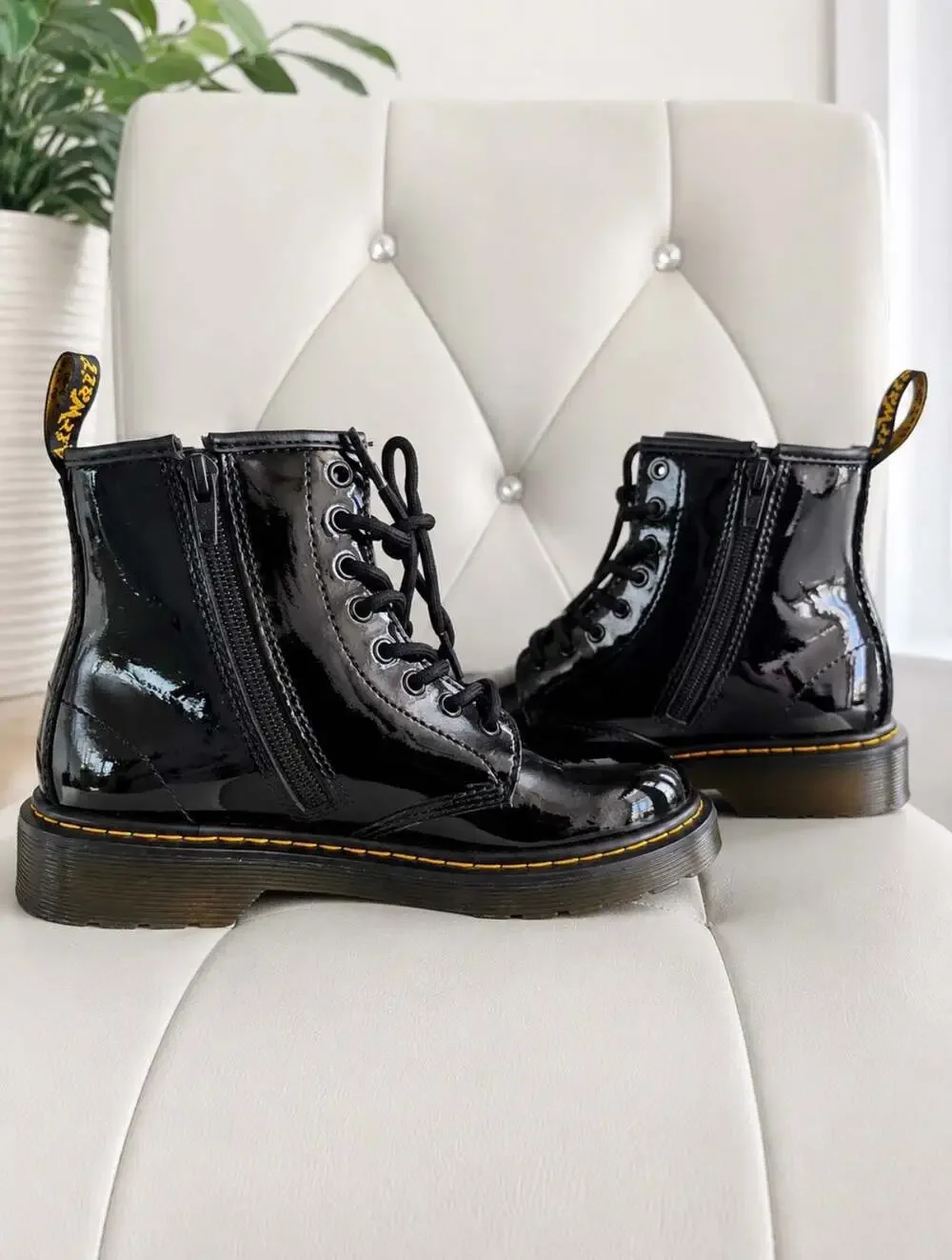 Dr. Martens 1460 Patent Leather Boots Youth Size 1 Black NWOB Glossy Combat
